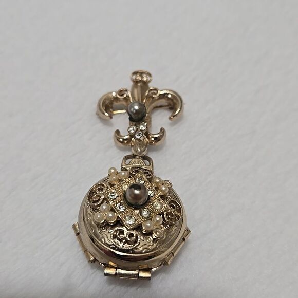 1940's Coro 4 Way Locket Brooch - Picture 3 of 8